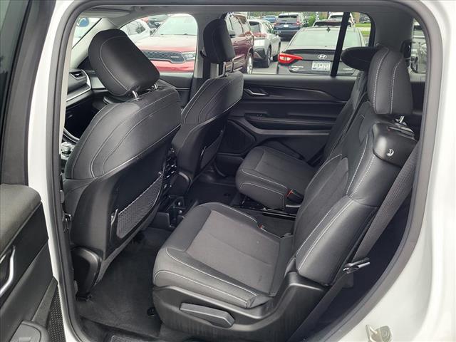 2023 Jeep Grand Cherokee L Laredo - Photo 13