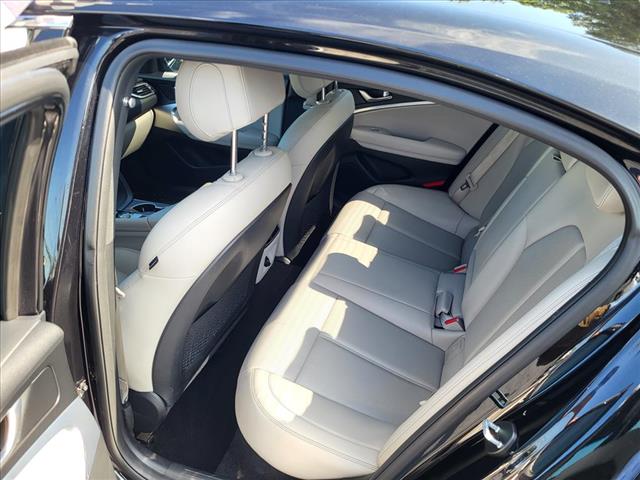 2023 Genesis G70 2.0T - Photo 13
