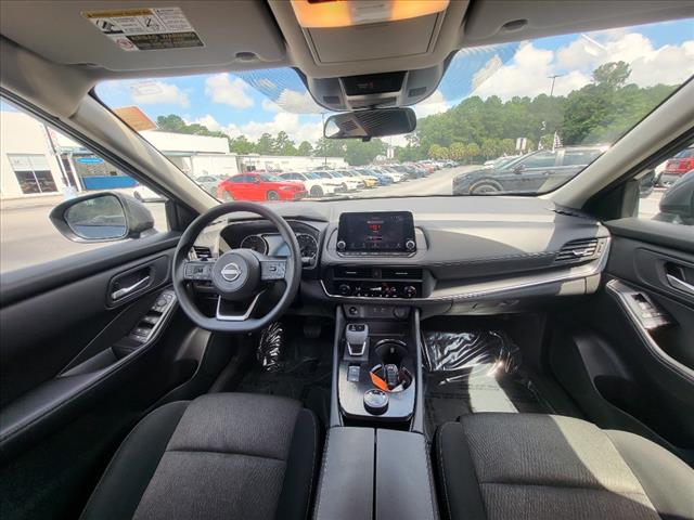 2024 Nissan Rogue SV - Photo 15