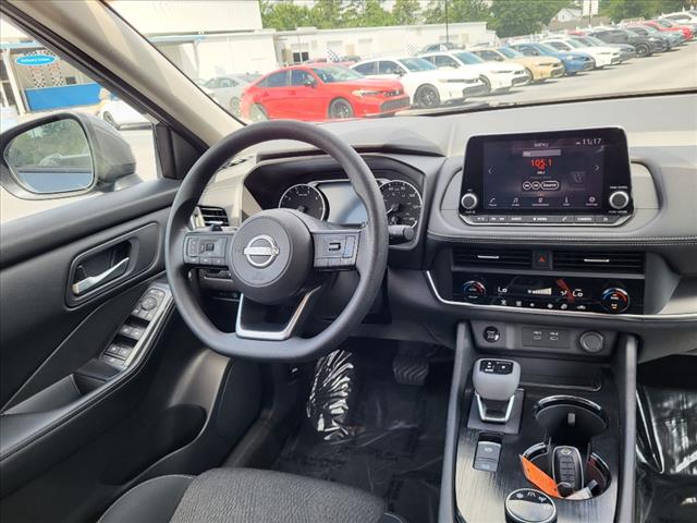 2024 Nissan Rogue SV - Photo 16