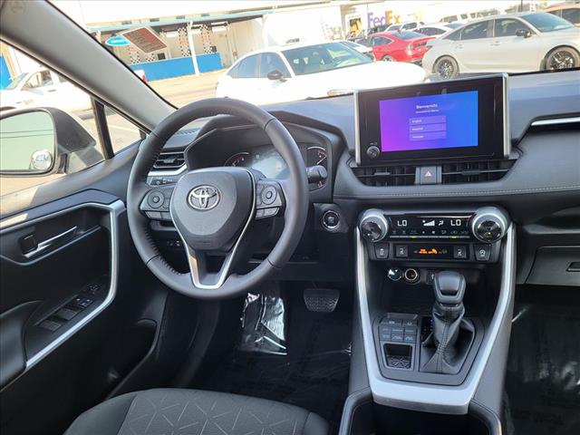 2023 Toyota RAV4 XLE - Photo 17