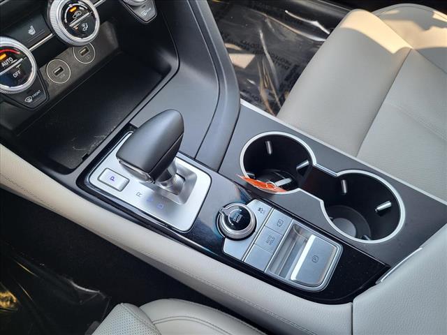 2023 Genesis G70 2.0T - Photo 18