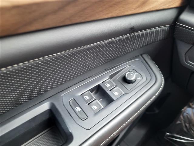 2024 Volkswagen Atlas SE 4Motion - Photo 23
