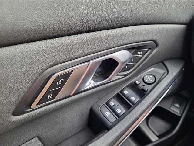2021 BMW 3 Series 330i - Photo 24