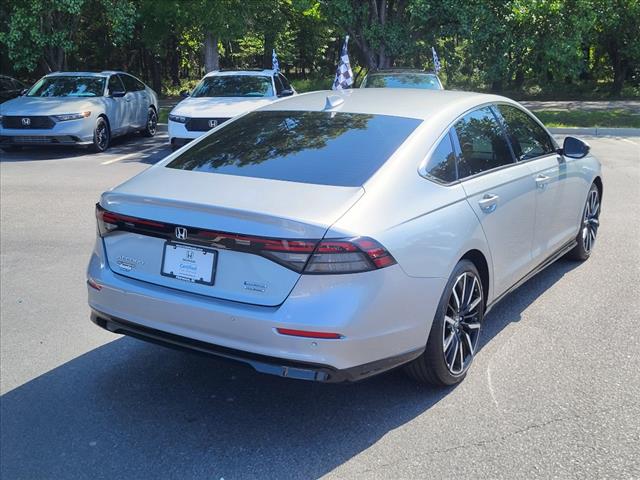 2024 Honda Accord Hybrid Touring - Photo 2