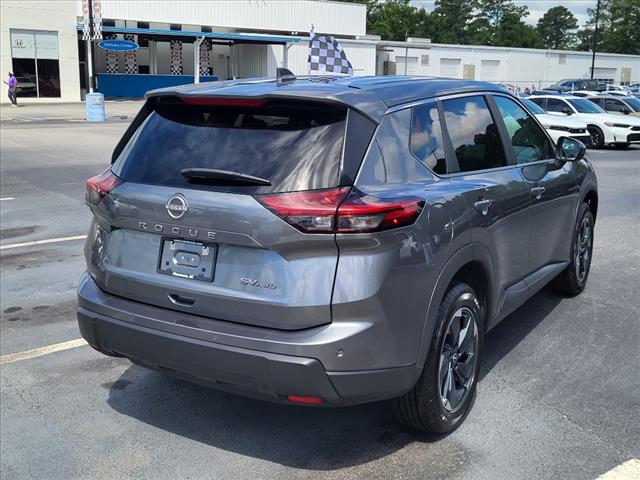2024 Nissan Rogue SV - Photo 2