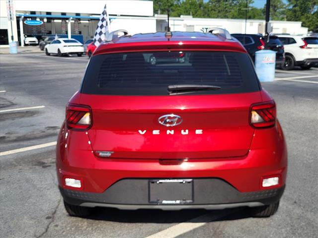 2024 Hyundai VENUE Limited - Photo 3