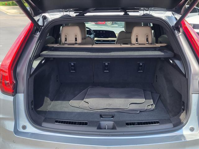 2024 Cadillac XT4 Premium Luxury - Photo 4