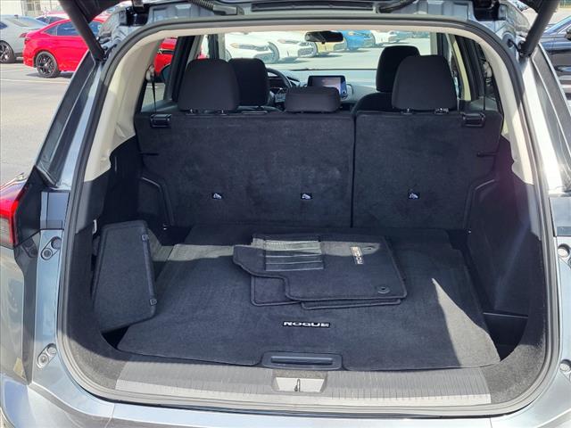 2024 Nissan Rogue SV - Photo 4