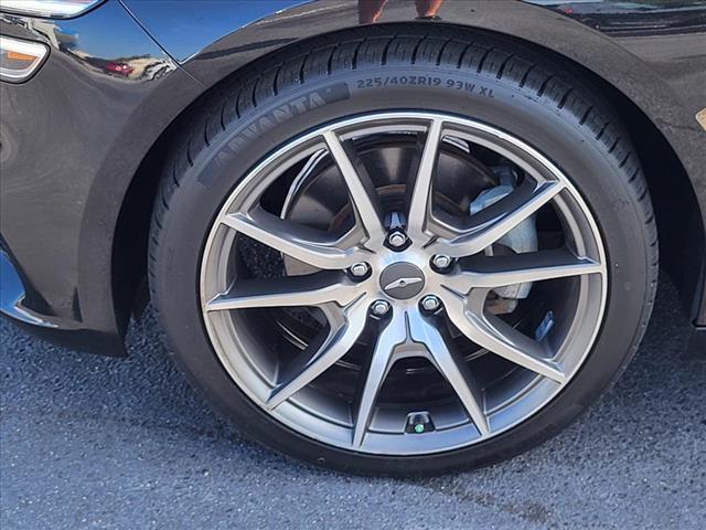 2023 Genesis G70 2.0T - Photo 8