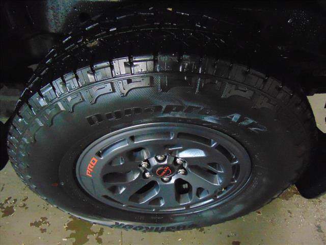 2025 Nissan Frontier CREW CAB 4X4 PRO-4X