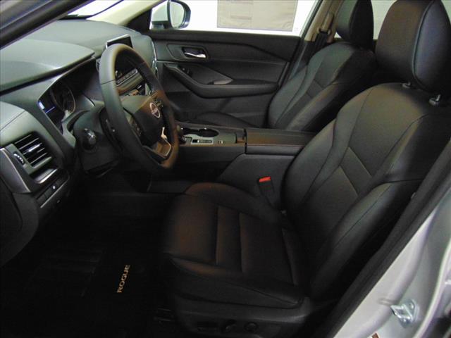 2025 Nissan Rogue FWD SV