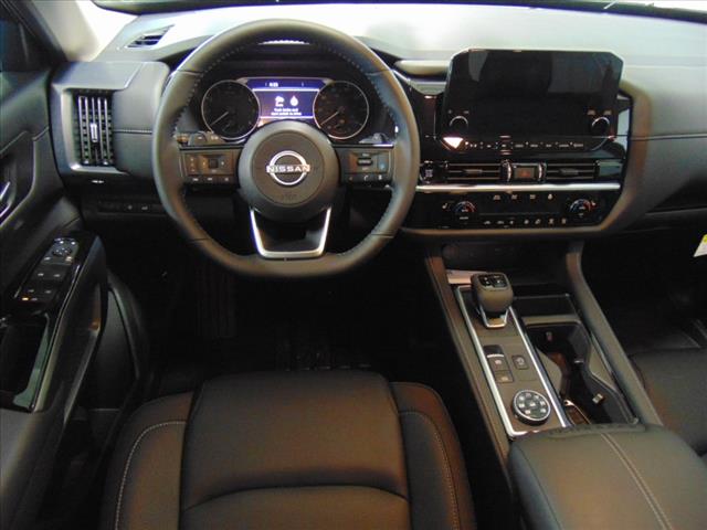 2025 Nissan Pathfinder SL 4WD
