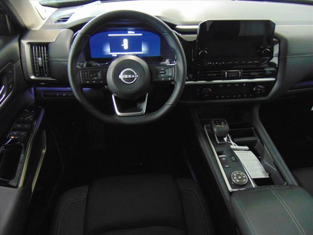 2025 Nissan Pathfinder PLATINUM 4WD