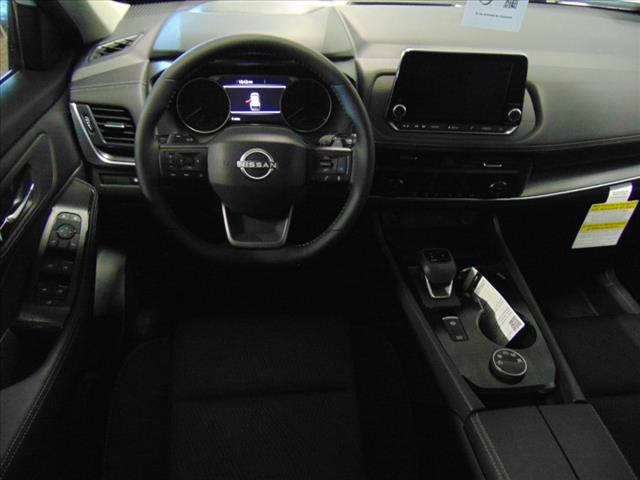 2025 Nissan Rogue AWD SV