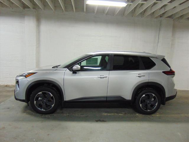2025 Nissan Rogue FWD SV