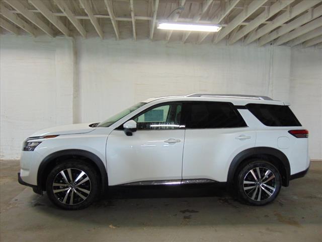 2025 Nissan Pathfinder PLATINUM 4WD