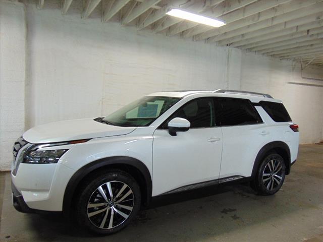 2025 Nissan Pathfinder PLATINUM 4WD