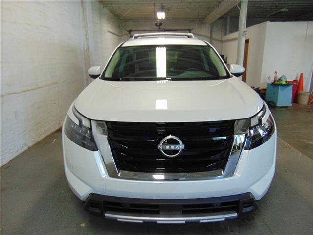 2025 Nissan Pathfinder SL 4WD