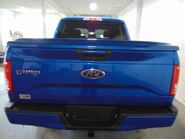 2015 Ford F-150 4WD SUPERCREW 145  XLT