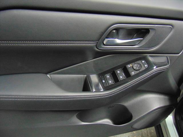 2025 Nissan Rogue FWD SV