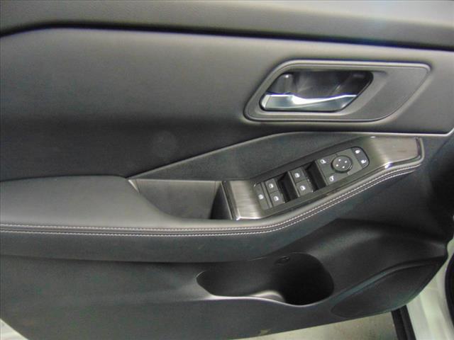 2025 Nissan Rogue AWD SV