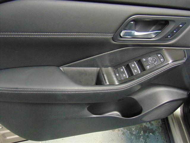 2025 Nissan Rogue AWD SL