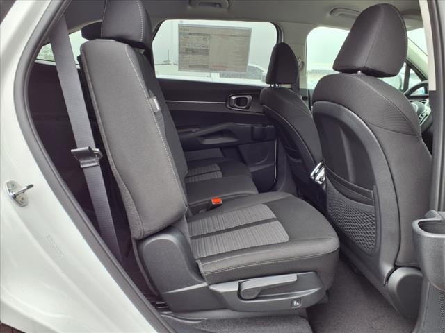 2025 Kia Sorento LX