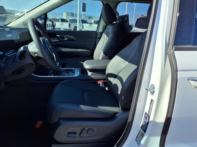 2025 Kia Carnival SX