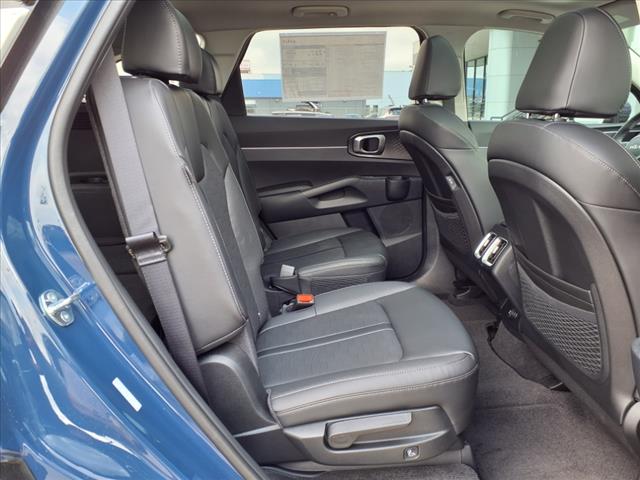 2025 Kia Sorento EX