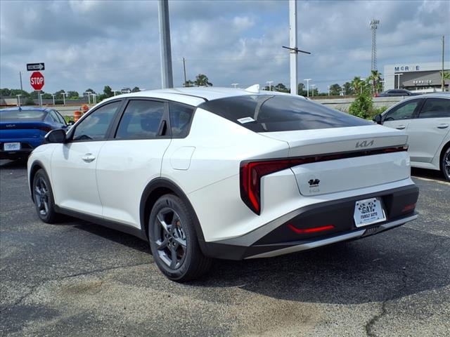 2025 Kia K4 LXS