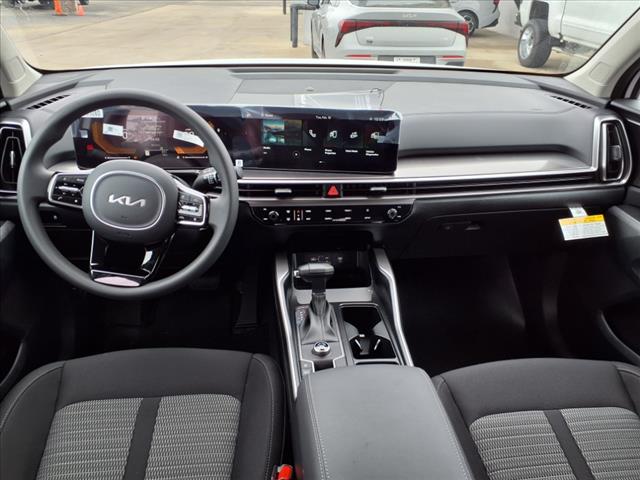 2025 Kia Sorento LX