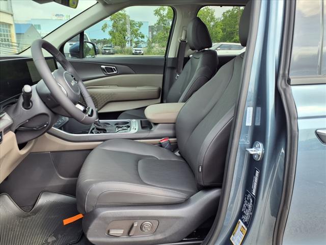 2025 Kia Carnival SX