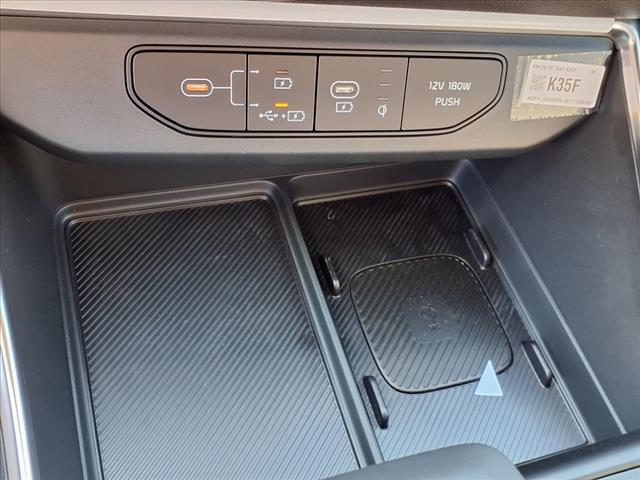 2025 Kia Carnival SX