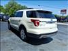 2017 Ford Explorer XLT - thumbnail 3