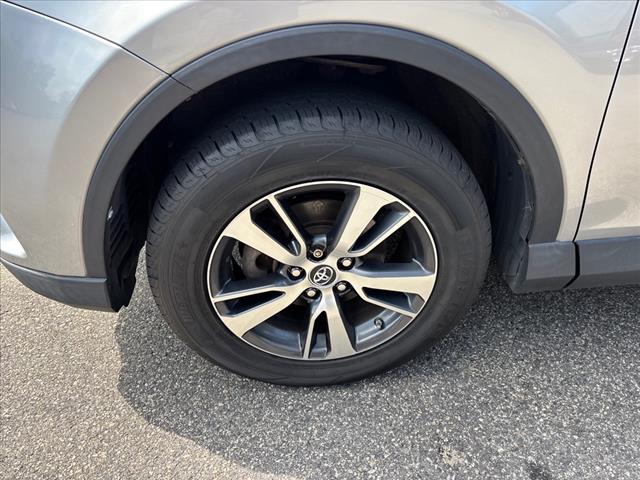 2017 Toyota RAV4 XLE - Photo 10
