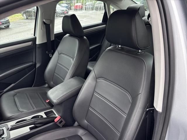 2021 Volkswagen Passat SE - Photo 11