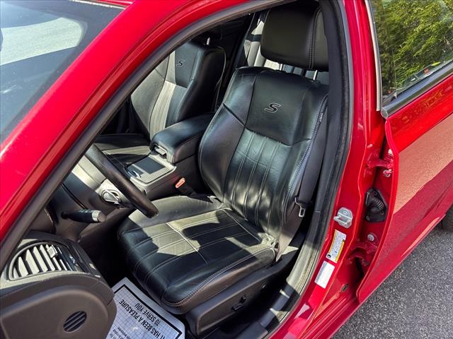 2016 Chrysler 300 S - Photo 11