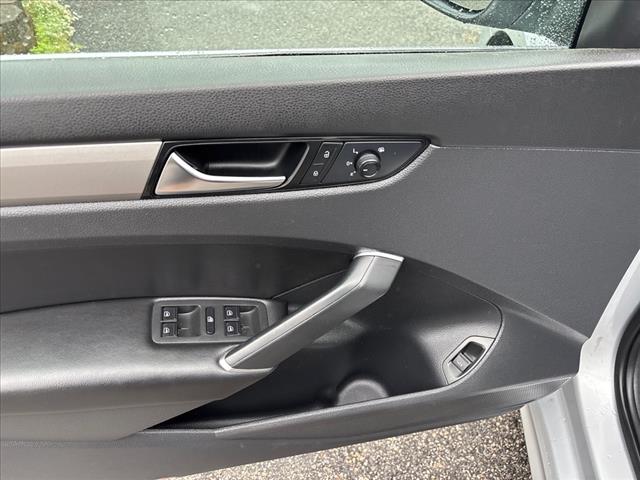 2021 Volkswagen Passat SE - Photo 12