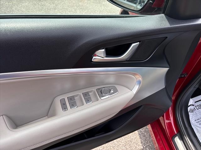 2023 Genesis G70 2.0T - Photo 13