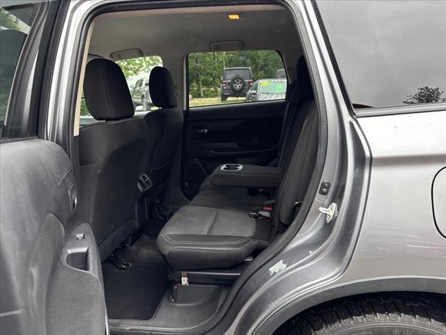 2019 Mitsubishi Outlander SE - Photo 14