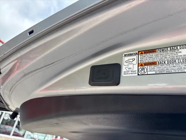 2017 Toyota RAV4 XLE - Photo 17