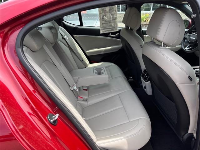 2023 Genesis G70 2.0T - Photo 17