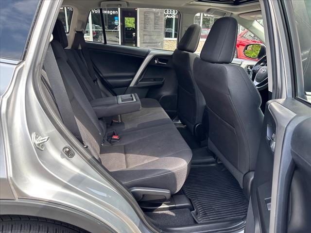 2017 Toyota RAV4 XLE - Photo 18