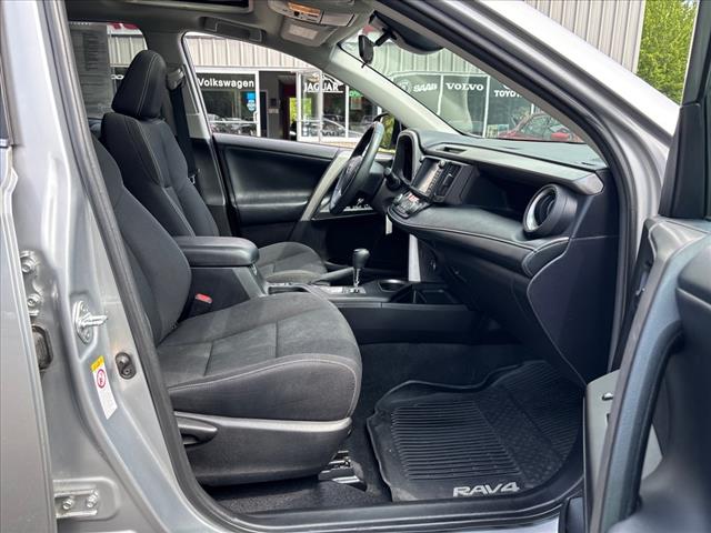 2017 Toyota RAV4 XLE - Photo 19