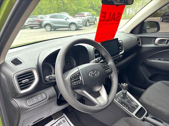 2022 Hyundai VENUE SE