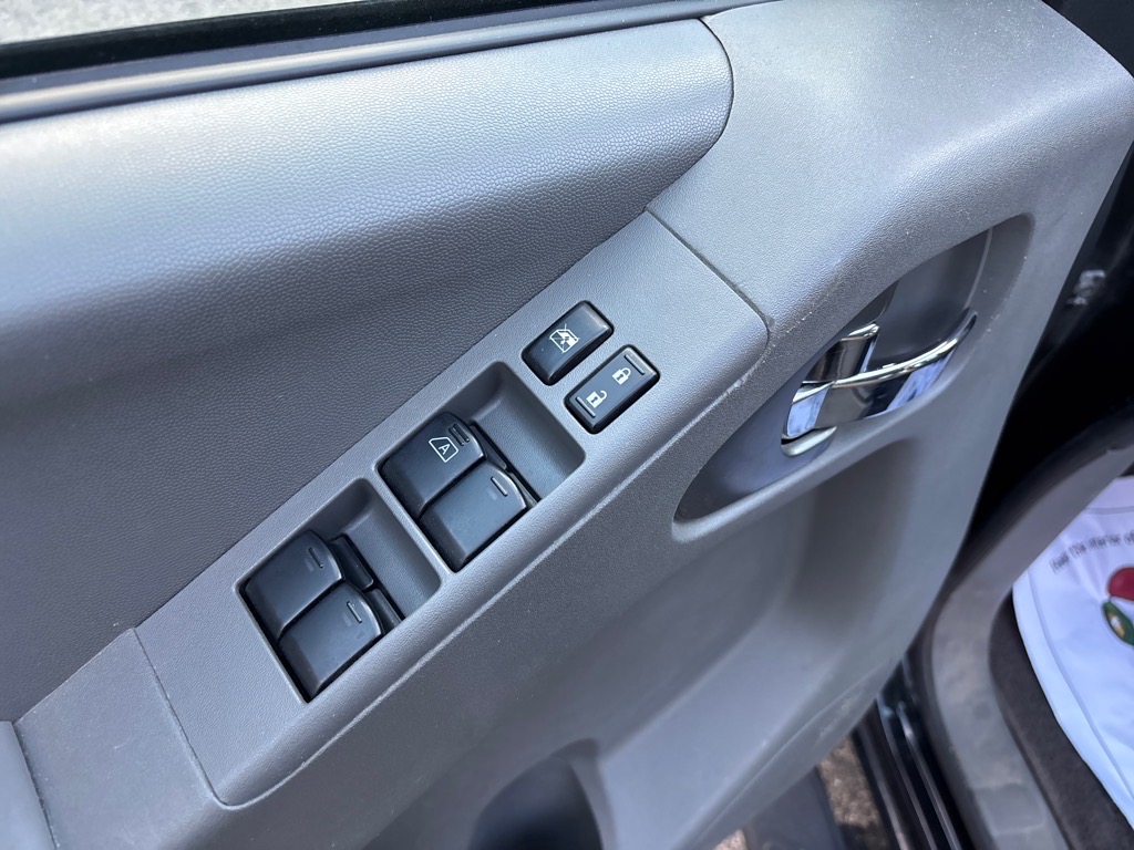2020 Nissan Frontier SV photo 10