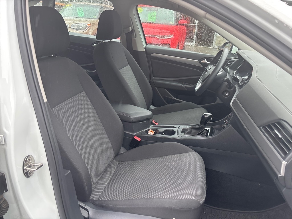 2019 Volkswagen Jetta SE R-Line photo 11