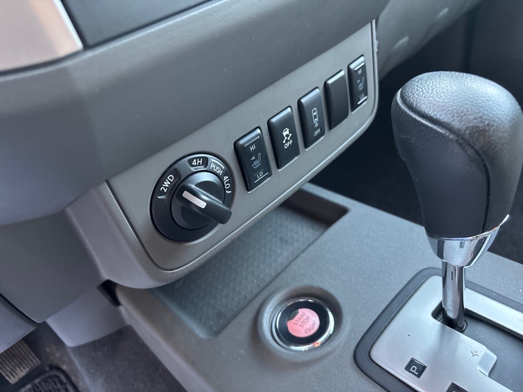 2020 Nissan Frontier SV photo 12