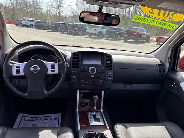 2012 Nissan Pathfinder LE